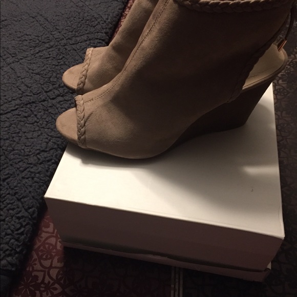 Taupe Gray wedge sandals US 11 - Picture 4 of 8